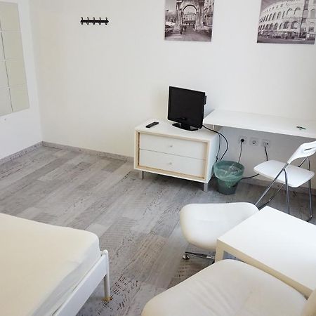 Hostel Ljiljana Póla Kültér fotó